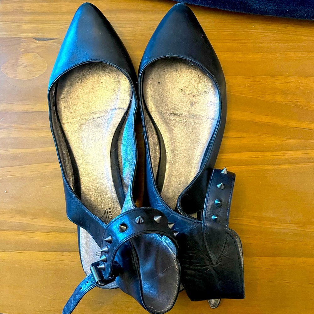 Black leather flats with pointed toe size 7.5